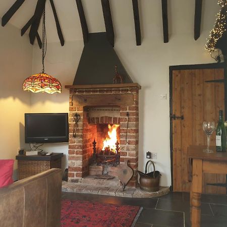 Delightful Cottage On The River Adur Close To Brighton & The Downs No Dogs Sorry Upper Beeding Екстер'єр фото