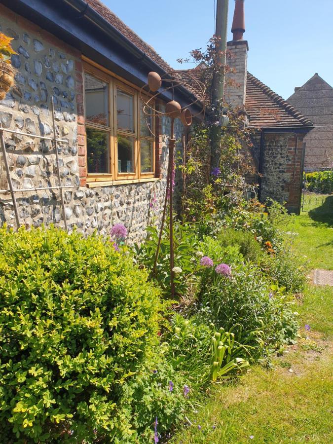 Delightful Cottage On The River Adur Close To Brighton & The Downs No Dogs Sorry Upper Beeding Екстер'єр фото